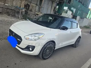 Suzuki Swift 2022 White