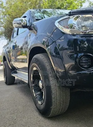 Toyota Hilux 2011 Black