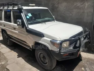 Toyota Land Cruiser 2014 White