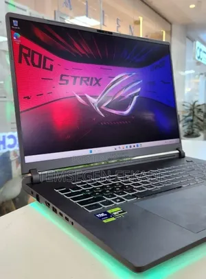 New Laptop Asus ROG Strix G17 32GB Intel Core Ultra 9 SSD 2T