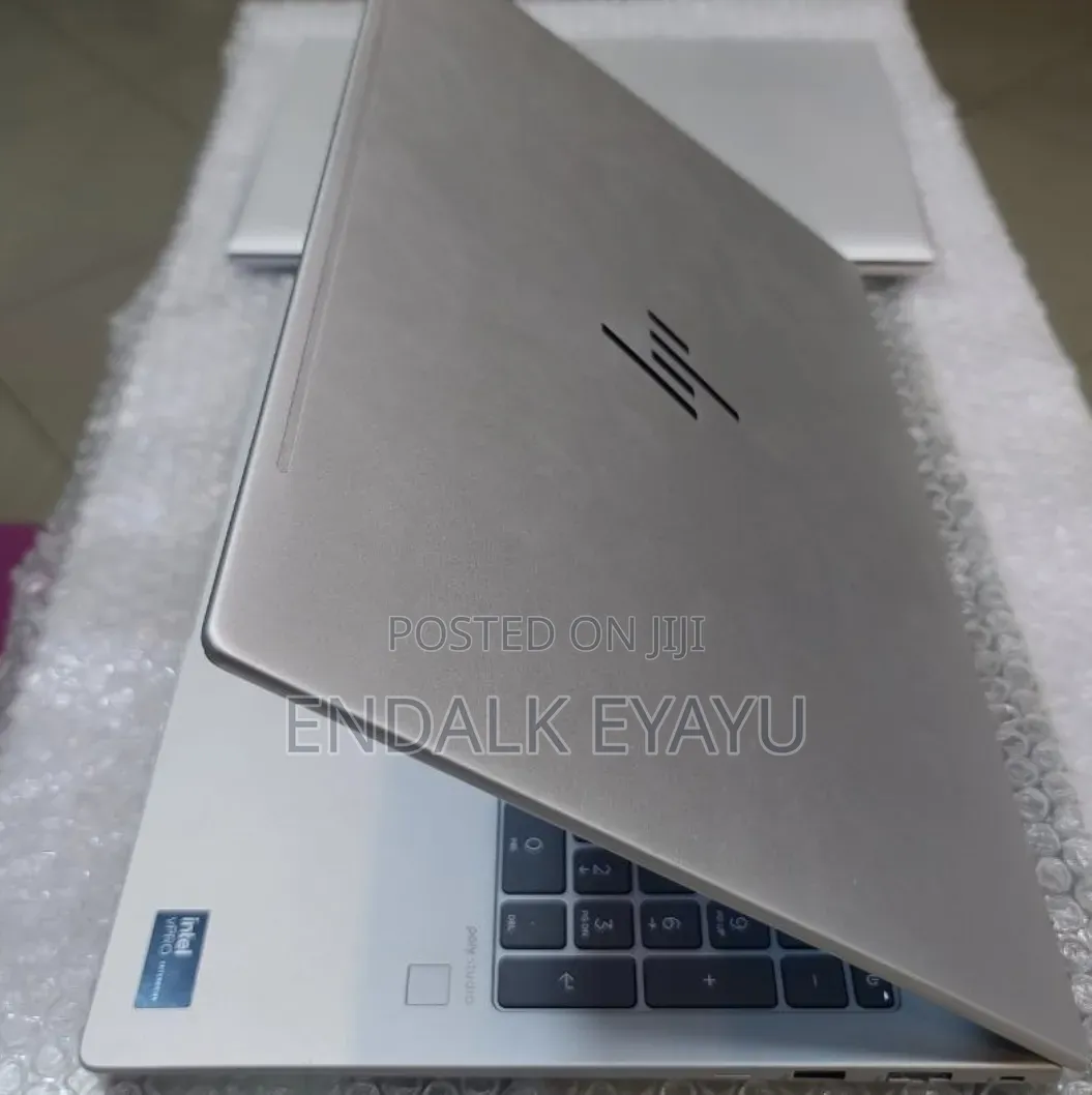 New Laptop HP 16GB Intel Core Ultra 7 SSD 512GB