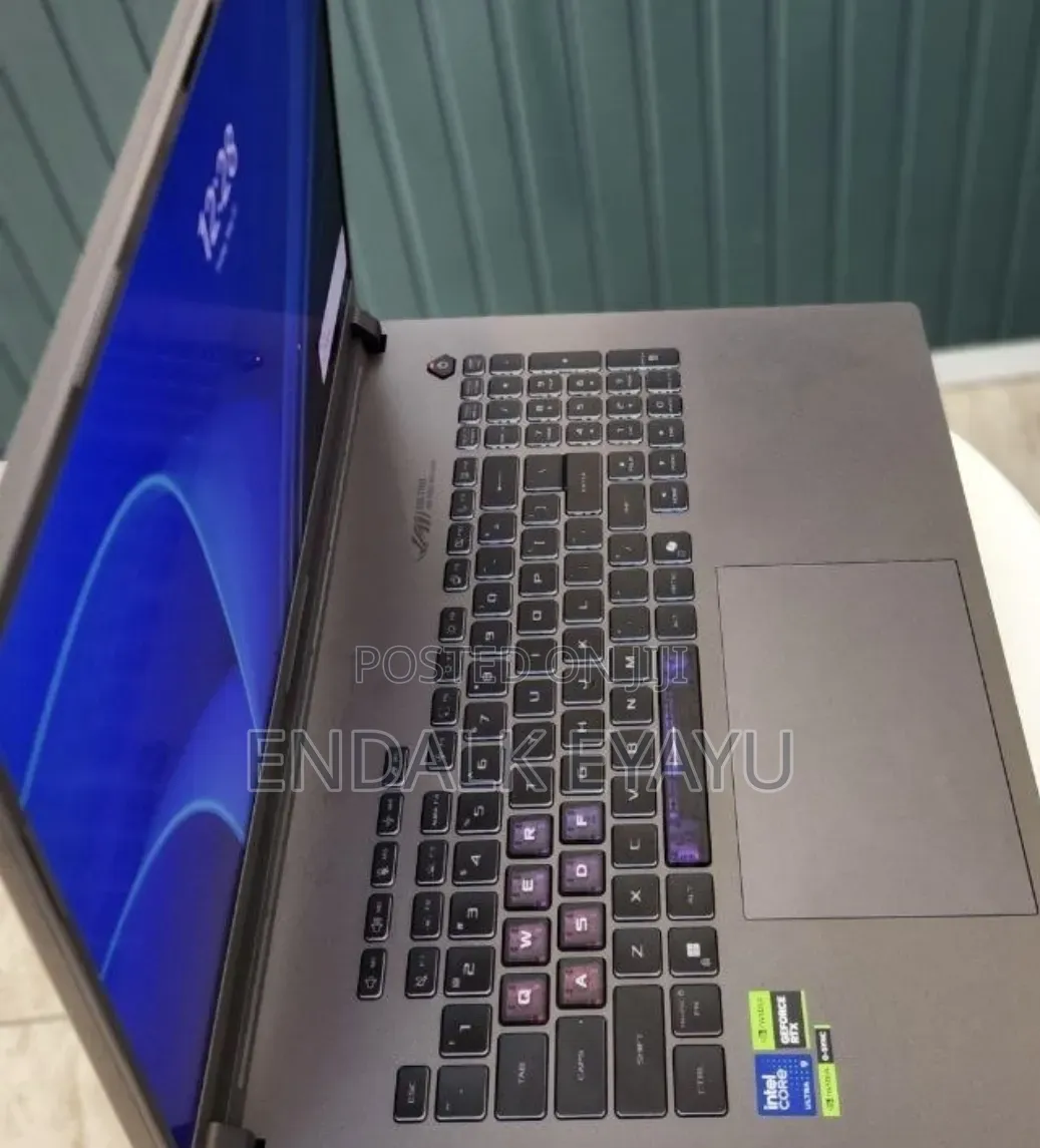 New Laptop Asus 32GB Intel Core Ultra 9 SSD 2T