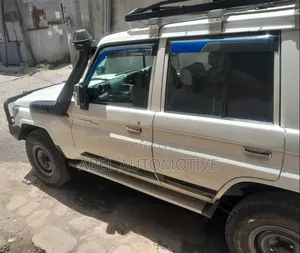 Toyota Land Cruiser 4.5 V8 DSL 2014 White