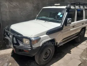 Toyota Land Cruiser 4.5 V8 DSL 2014 White