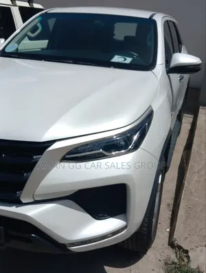 Toyota Fortuner 2023 White