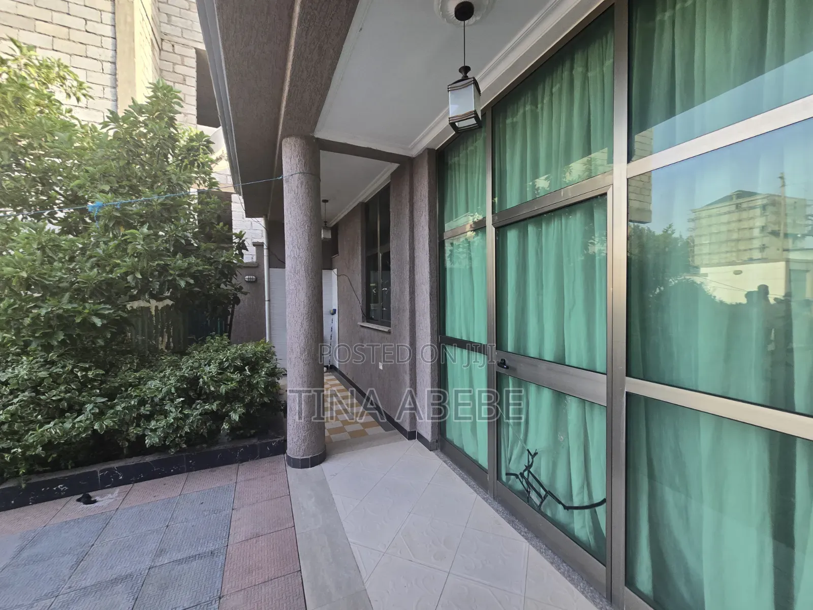7bdrm Villa in Akaky Kaliti for sale