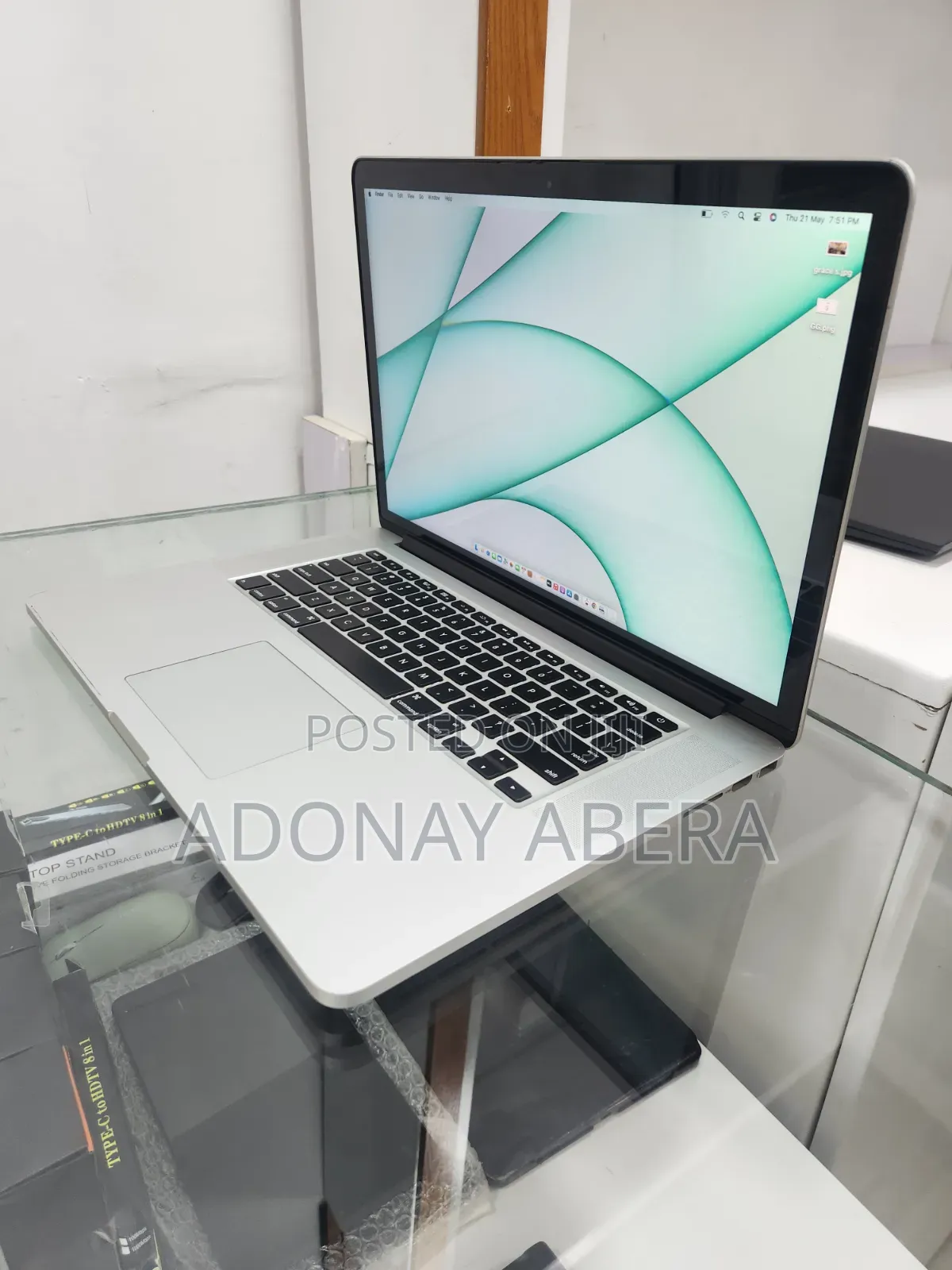 New Laptop Apple MacBook Pro 2015 16GB Intel Core i7 SSD 512GB