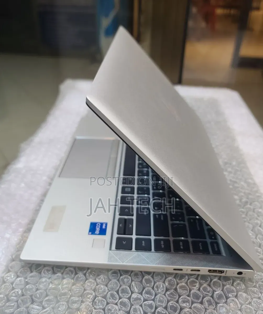New Laptop HP EliteBook 840 G8 16GB Intel Core i5 SSD 512GB