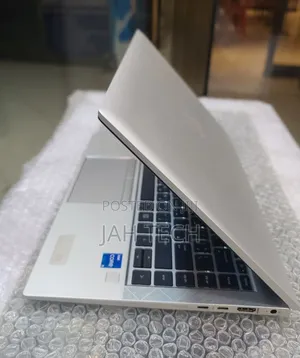 New Laptop HP EliteBook 840 G8 16GB Intel Core i5 SSD 512GB