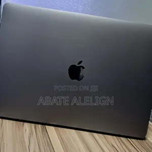 New Laptop Apple MacBook Pro 2017 8GB Intel Core i5 SSD 128GB