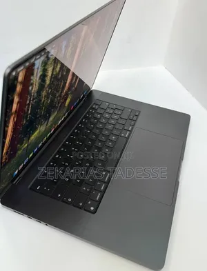 New Apple MacBook Pro 2023 M3 Pro 16-inch 18GB Apple M3 Pro SSD 512GB