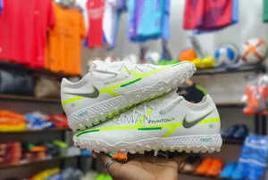 Nike Phantom Football Boots Taketa