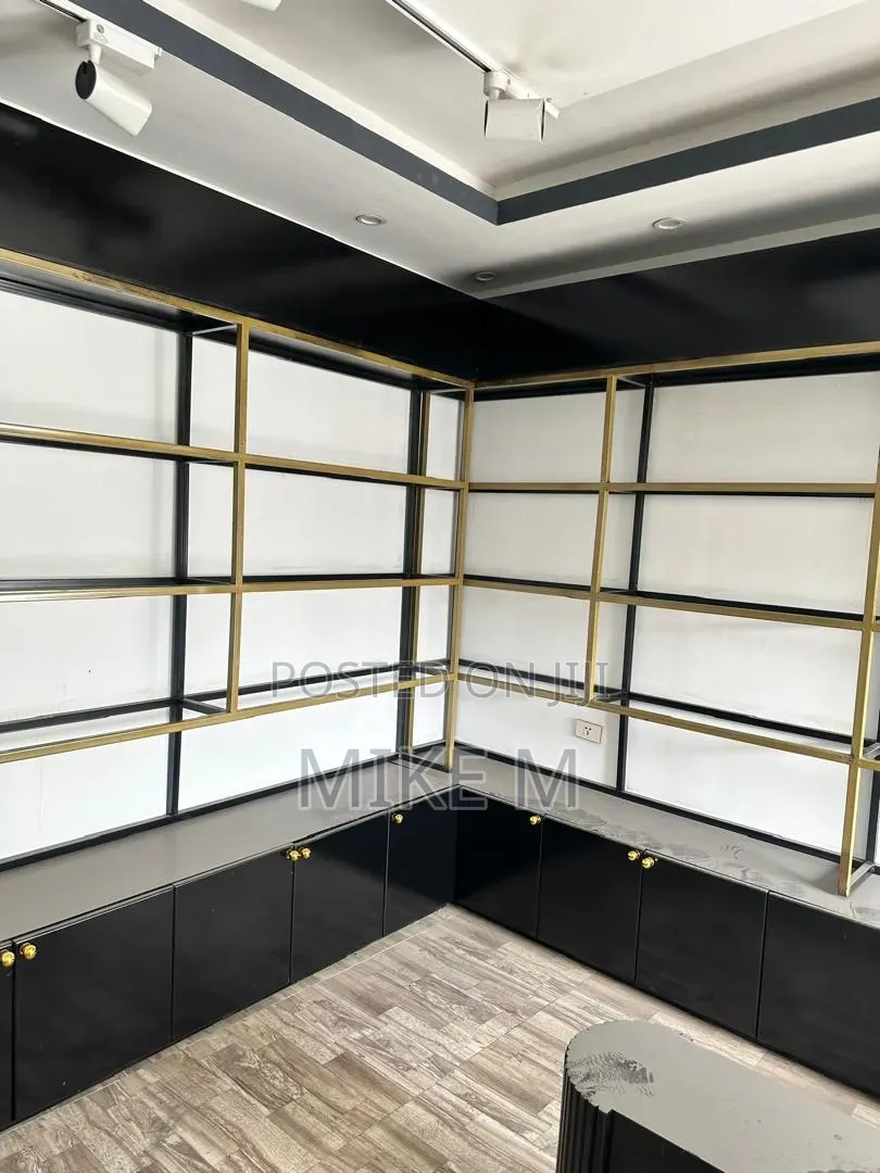 የሱቅ መደርደሪያ/ Metal Frame Display Shelving