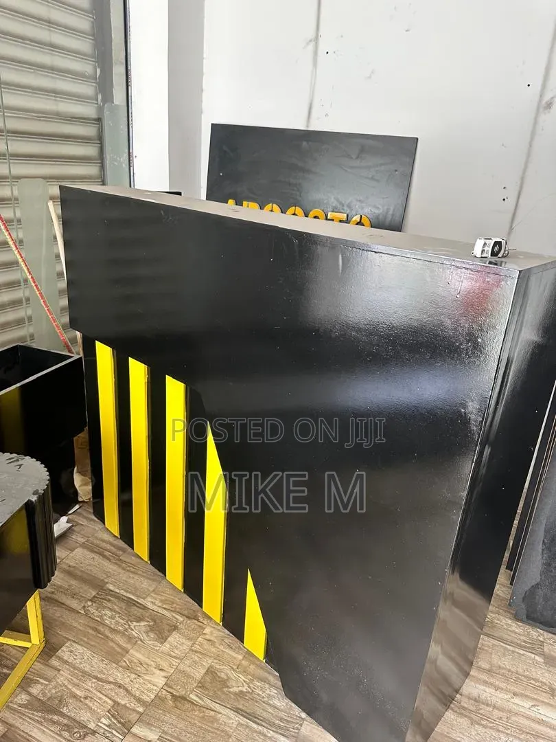 የሱቅ መደርደሪያ/ Metal Frame Display Shelving