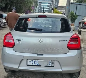 Suzuki Swift 2021 Silver