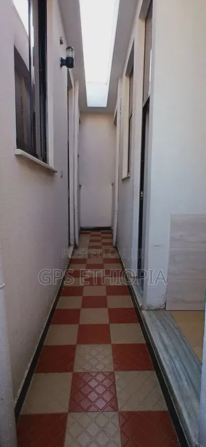 Furnished 4bdrm Villa in Bole for sale