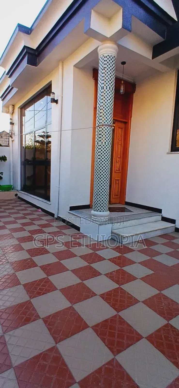 Furnished 4bdrm Villa in Bole for sale