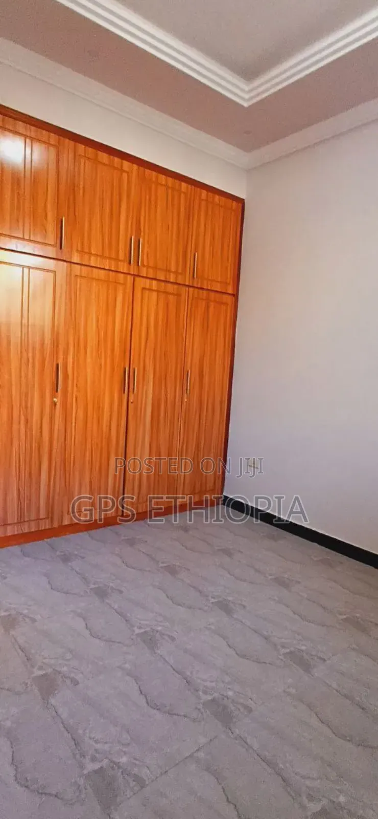 Furnished 4bdrm Villa in Bole for sale