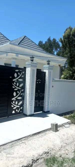 Furnished 5bdrm Villa in Bole for sale