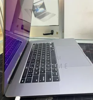 New Laptop Apple MacBook 32GB Intel Core i9 SSD 512GB