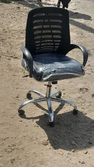 Office Chair | Comfortable Rotating Managerial Wenber የቢሮ ወንፊት ወንበር