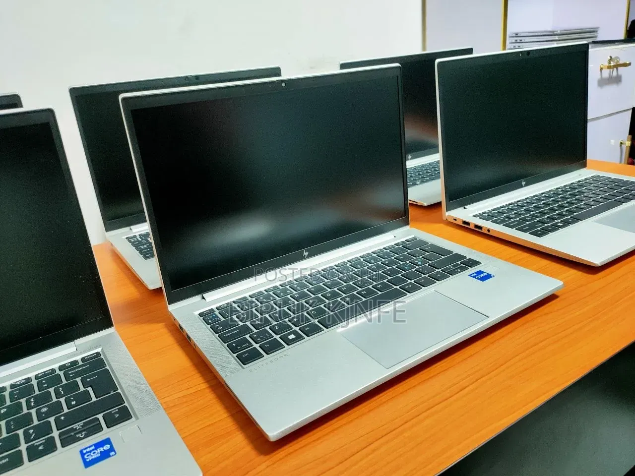 New Laptop HP EliteBook 830 G8 16GB Intel Core i5 SSD 512GB