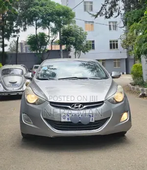 Hyundai Elantra 2012 Silver