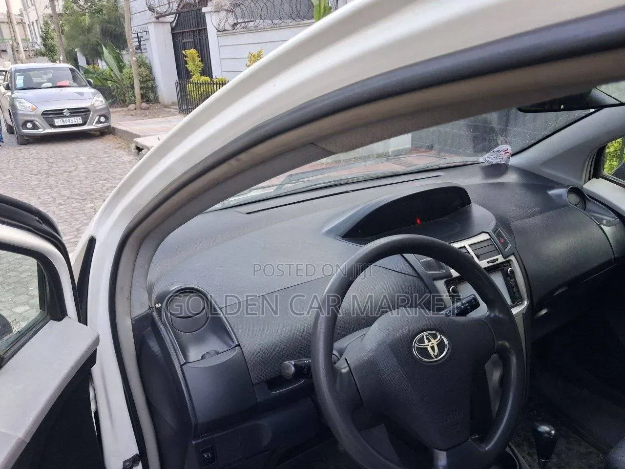 Toyota Yaris 2010 White