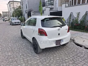 Toyota Yaris 2010 White