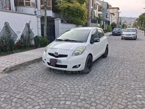 Toyota Yaris 2010 White