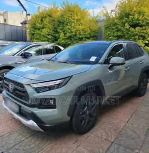 Toyota RAV4 2022 Green
