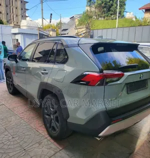 Toyota RAV4 2022 Green