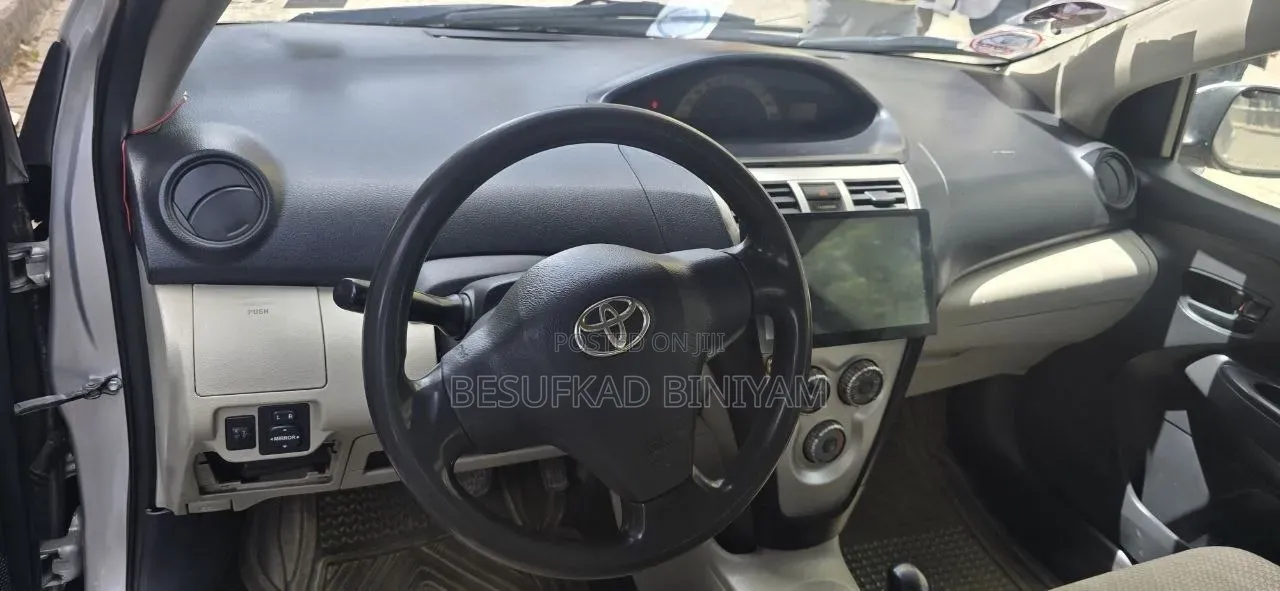 Toyota Yaris 1.3 VVT-i 2007 Silver