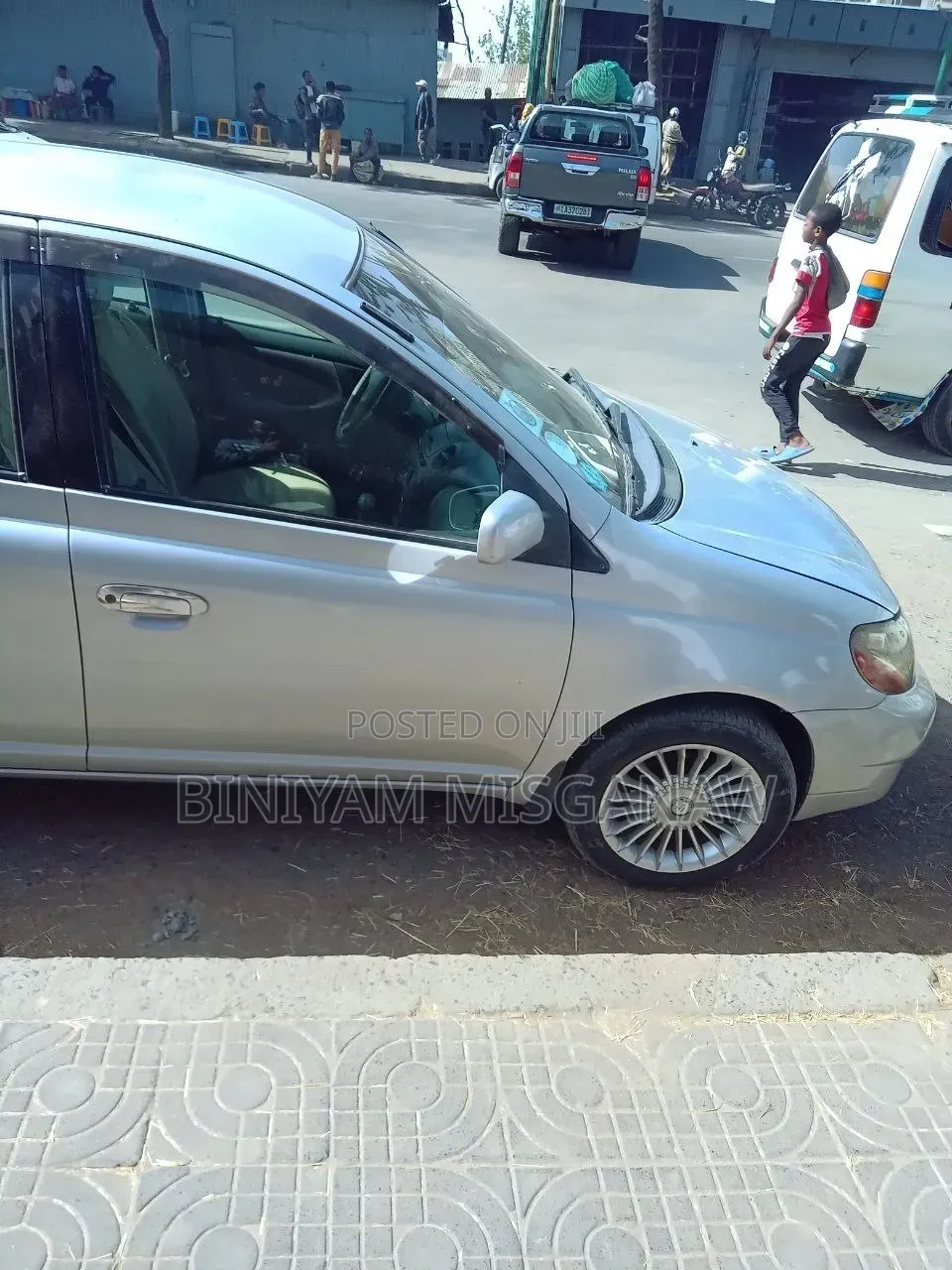 Toyota Platz 2002 Silver