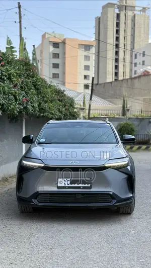 Toyota bZ4X 2023 Silver
