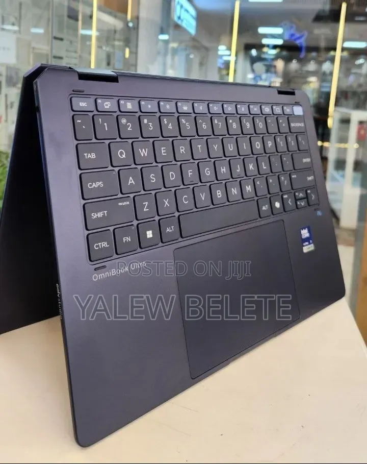 New Laptop HP OmniBook Ultra Flip 14" 32GB Intel Core Ultra 7 SSD 1T