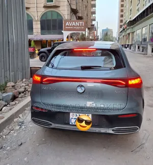 Mercedes-Benz EQE 2025 Green