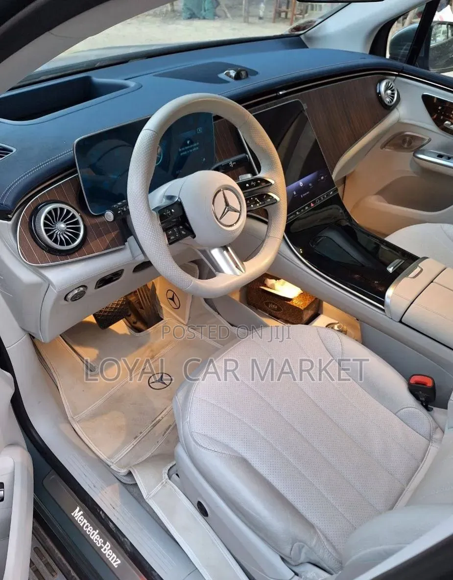 Mercedes-Benz EQE 2025 Green