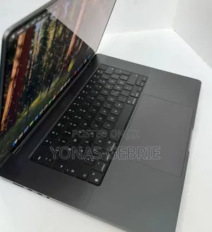 New Laptop Apple MacBook 18GB Apple M3 SSD 512GB
