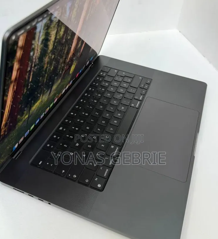 New Laptop Apple MacBook 18GB Apple M3 SSD 512GB