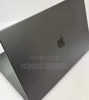 New Laptop Apple MacBook 18GB Apple M3 SSD 512GB