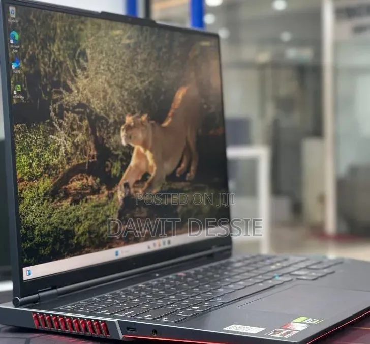 New Laptop Lenovo 16GB AMD Ryzen 9 SSD 1T