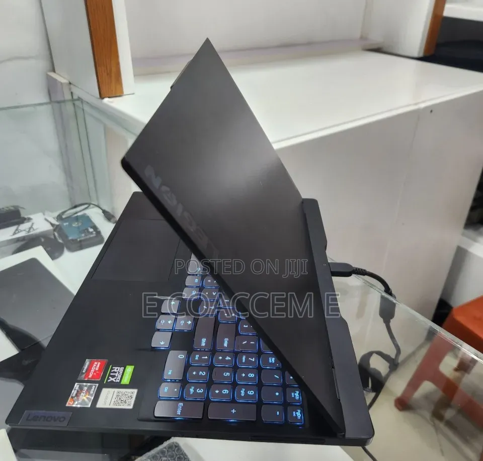 New Laptop Lenovo 16GB AMD Ryzen 7 SSD 512GB