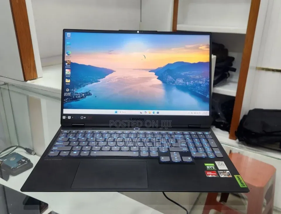 New Laptop Lenovo 16GB AMD Ryzen 7 SSD 512GB