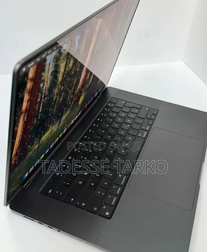 New Apple MacBook Pro 2023 M3 Pro 16-inch 18GB Apple M3 Pro SSD 512GB