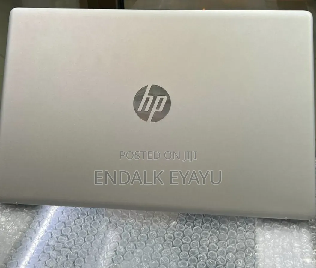 New Laptop HP 8GB AMD Ryzen 5 SSD 512GB