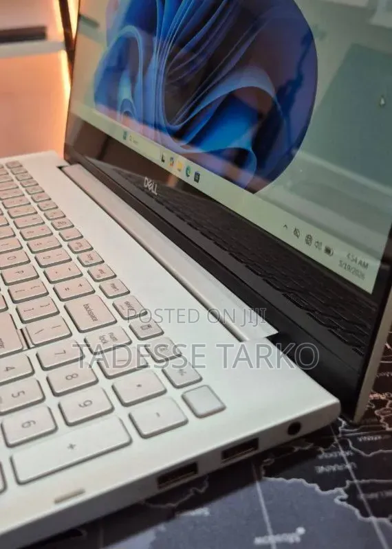 New Laptop Dell Inspiron 15 8GB Intel Core i5 SSD 256GB