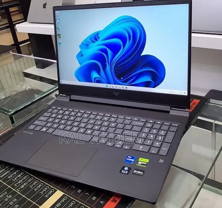 New Laptop HP 240 G5 16GB Intel Core i7 SSD 1T