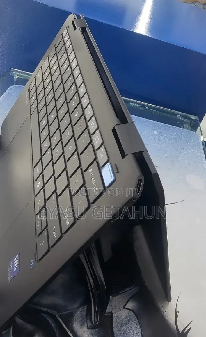 New Laptop HP OmniBook Ultra Flip 14" 16GB Intel Core Ultra 7 SSD 1T