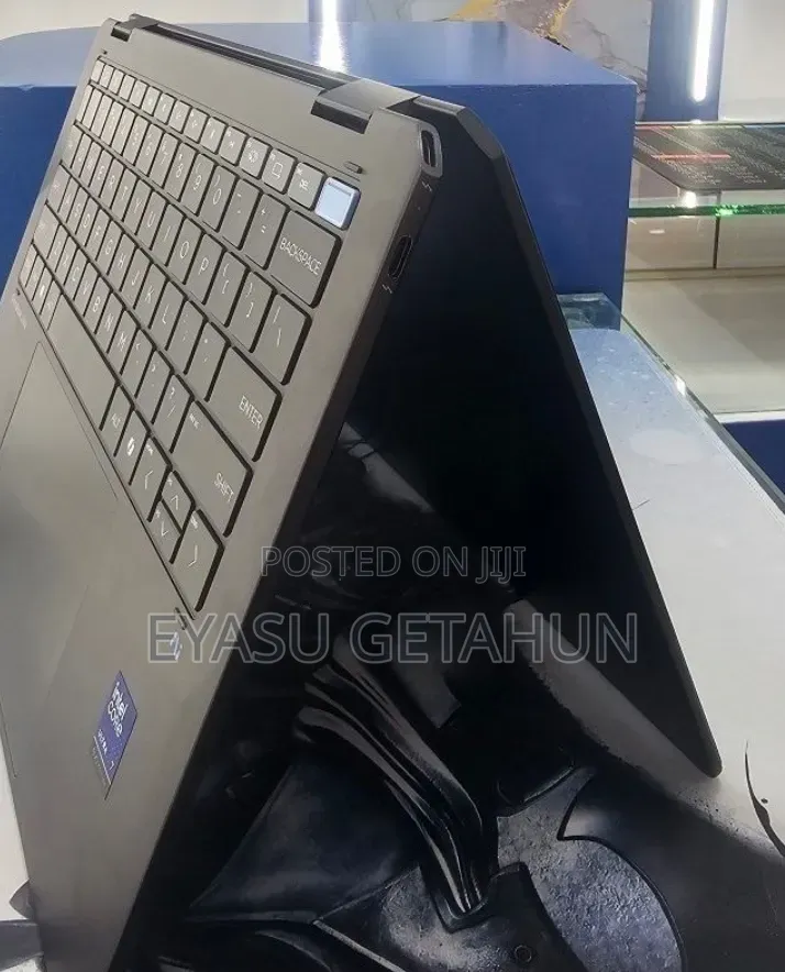 New Laptop HP OmniBook Ultra Flip 14" 16GB Intel Core Ultra 7 SSD 1T